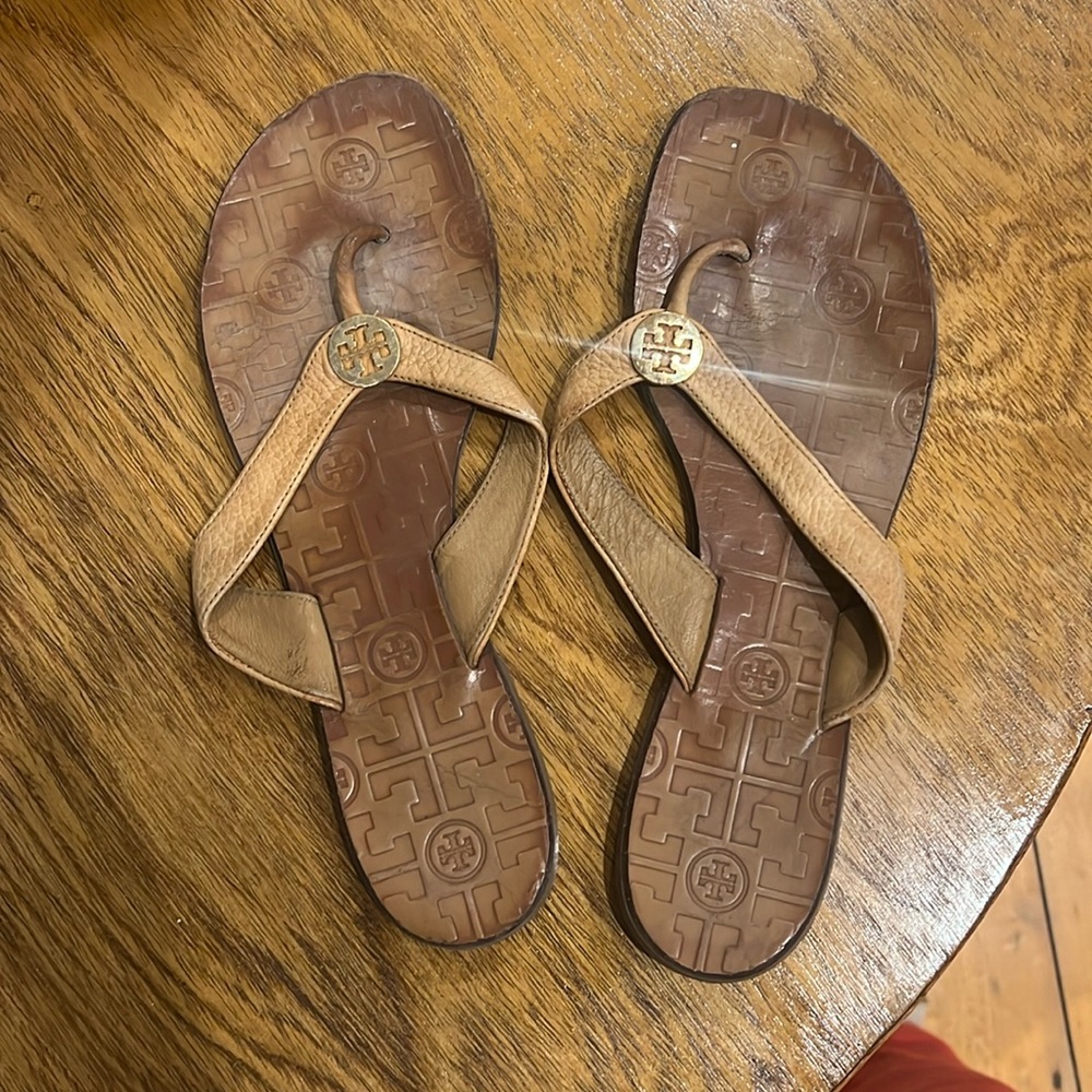 Tory Burch Thora Leather Flip Flops